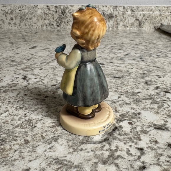 Hummel Figurine 761 For You 9cm. Excellent Condition - Picture 2 of 6